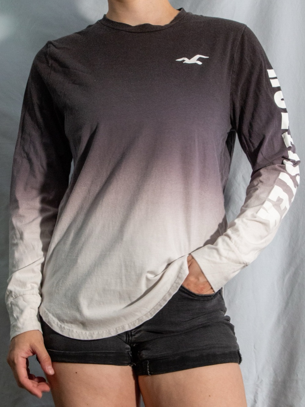 Hollister Men’s Black-to-White Ombre Long-Sleeve Crew Tee
